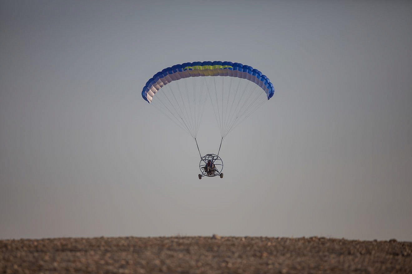 Government urged to prepare for paraglider attacks in central Israel