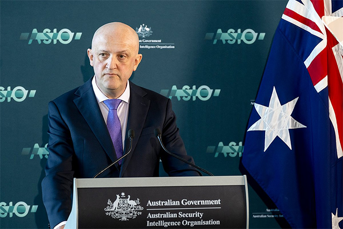 Australia makes mass arrests of Iran agents