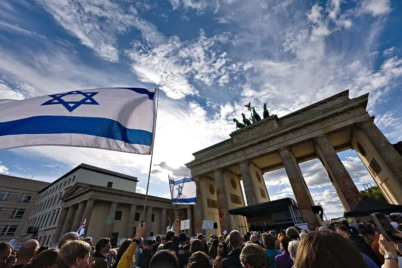 Fear forces Berlin Jews to hide their identity in community paper